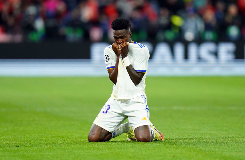 28 May 2022, France, Paris: Real Madrid's Jose Vinicius Junior reacts after the final whistle of the UEFA Champions League final soccer match between Liverpool FC and Real Madrid CF at the Stade de France. Photo: Adam Davy/PA Wire/dpa.
