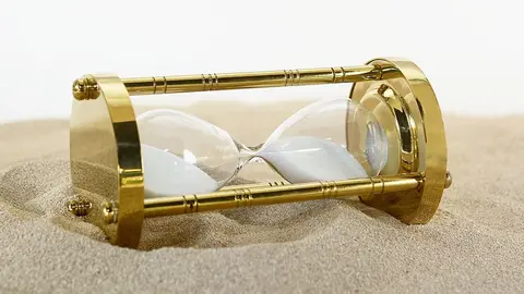 Hourglass clock sand