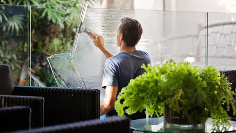 Adult-cleaning-building-work