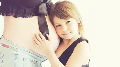 Pregnant-mother-child