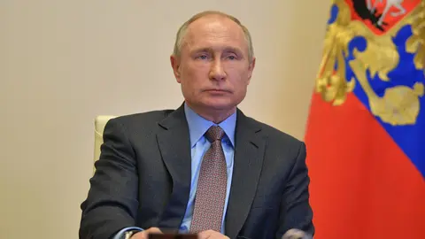 HANDOUT - Russian President Vladimir Putin holds a video conference meeting on building and repurposing regional hospitals in Russian regions amid the ongoing COVID-19 coronavirus pandemic on April 17. Russia's coronavirus caseload surged past 230,000 on Tuesday, becoming the world's second largest outbreak behind that of the United States, state media reported. Photo: -/Kremlin/dpa