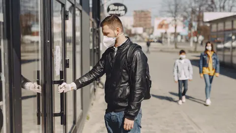 Man-mask-gloves-shop-street