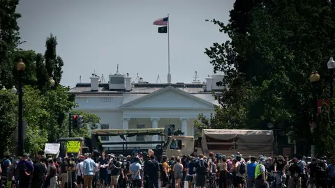 03 June 2020, US, Washington, D.C.: Military vehicles stand in front of of the White House following the protest against the violent death of the African-American George Floyd by a white policemen in Minneapolis last week. Photo: Jay Mallin/ZUMA Wire/dpa