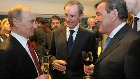 Vladimir-Putin-Gerhar-Schröeder-by-Kremlin.ru