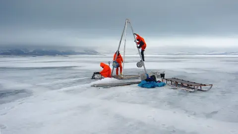 In the very east of Siberia, it is bitterly cold in winter. Researchers search the ice for clues to the climate many millions of years ago. Photo: Tilo Arnhold/dpa-Zentralbild/dpa