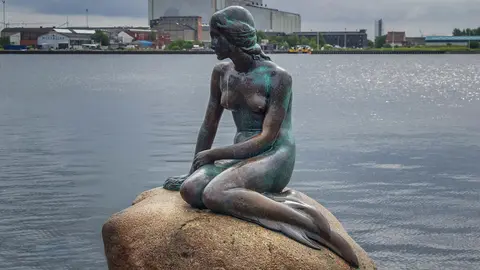 Little-Mermaid-Copenhagen-statue