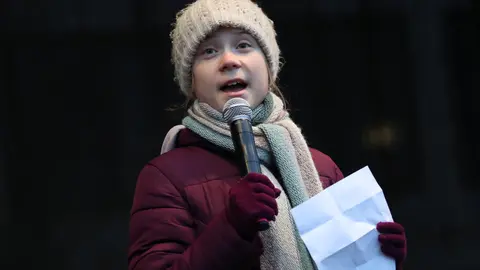 21 February 2020, Hamburg: Swedish climate activist Greta Thunberg speaks during a Fridays for Future protest calling for a better climate policy. A crunch deal announced on Tuesday by European Union leaders fails to highlight the need for stronger action on climate, young climate activists including Greta Thunberg of Sweden and Germany&#39;s Luisa Neubauer have said. Photo: Christian Charisius/dpa