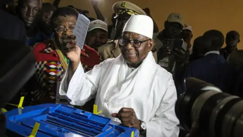 FILED - Malian President Ibrahim Boubacar Keita casts his vote at a polling station during the 2018 Malian presidential election, in Bamako, Mali, 29 July 2018. Photo: Nicolas Remene / Le Pictorium/ZUMA Press/dpa.