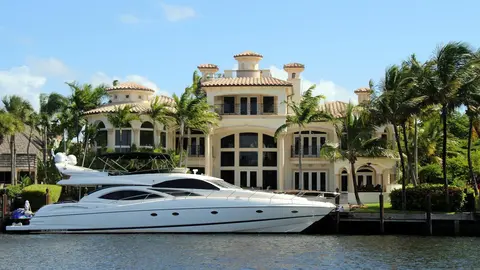 House-mansion-yatch-boat