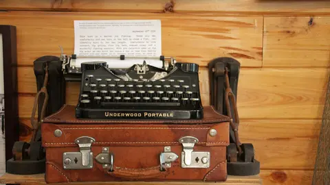 Underwood-typewriter-Hemingway