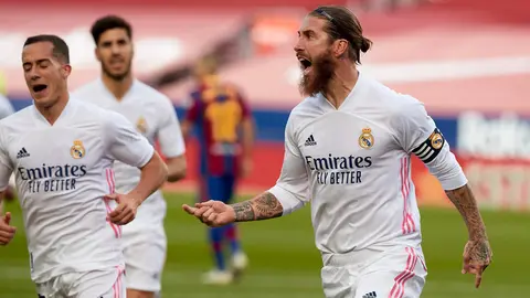 24 October 2020, Spain, Barcelona: Real Madrid's Sergio Ramos celebrates scoring his side's second goal during the Spanish Primera Division soccer match between FC Barcelona and Real Madrid CF at Camp Nou. Photo: David Ramirez/DAX via ZUMA Wire/dpa