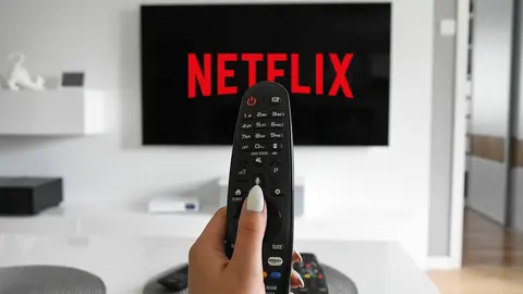 Netflix-TV-remote-control-by-Pixabay