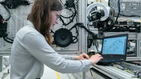 Woman-engineer-production-plant-worker by Pexels