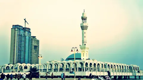 A-mosque-in-Jeddah-by-Pixabay.