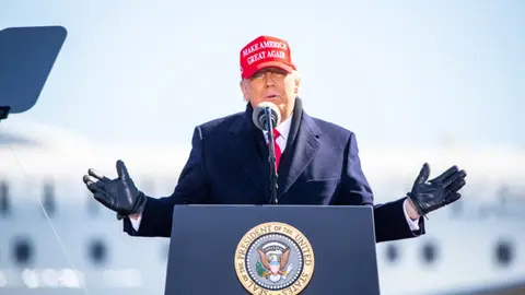 US President Donald Trump holds a Make America Great Again rally at the Fayetteville Regional Airport as part of his Republican campaign ahead of the US presidential election. Photo: Andy Martin Jr./ZUMA Wire/dpa.
