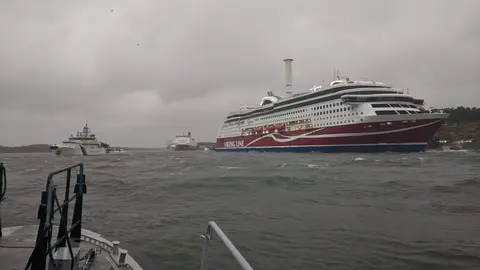 Coastguard rescue service units near the Viking Grace ferry shortly after the accident. Photo: Twitter/@meriraja.