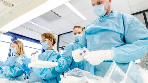 Finnish healthcare professionals, handling coronavirus tests. Photo: @HUS.