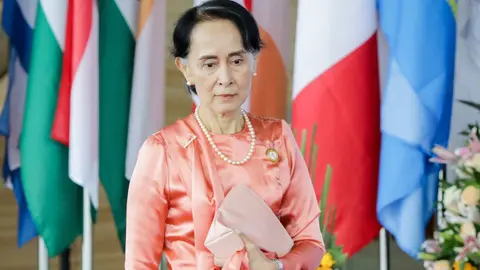 FILED - 20 November 2017, Myanmar, Naypyidaw: Aung San Suu Kyi, Myanmar's head of government, arrives at the 13th Asia-Europe Meeting. Myanmar's de facto head of government Aung San Suu Kyi and other senior politicians in the country have been detained by the military, according to her party. Myanmar's military has declared a state of emergency for a year and installed a former general as president, the military-owned Myawaddy television station announced on Monday. Photo: Kay Nietfeld/dpa