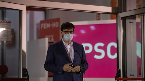 14 February 2021, Spain, Barcelona: Salvador Illa, candidate of the Socialists' Party of Catalonia, gives a press conference upon his arrival at his party's headquarters, minutes before the polls close during the Catalan regional elections. Photo: Lorena Sopêna I Lòpez/EUROPA PRESS/dpa