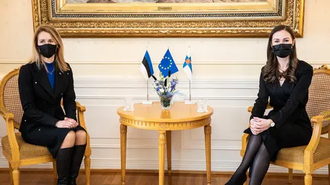 The prime ministers of Finland Sanna Marin (R) and Estonia Kaja Kallas, during their meeting in Helsinki. Photo: Laura Kotila/Vnk.