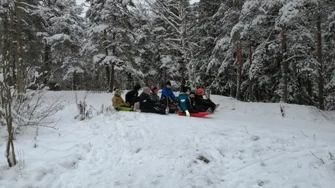 Finnish children have fun in the snow. Photo: Foreigner.fi.