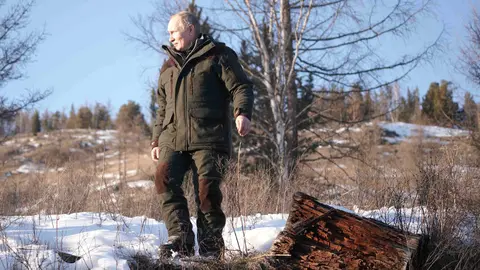HANDOUT - 21 March 2021, Russia, Siberian Federal District: Russian President Vladimir Putin visits Taiga forest in Russia's Siberian Federal District. Photo: -/Kremlin/dpa - ATTENTION: editorial use only and only if the credit mentioned above is referenced in full