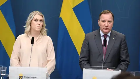 Swedish Social Minister Lena Hallengren (L) with Prime Minister Stefan Lofven at a press conference. Photo: Twitter/@lenahallengren.