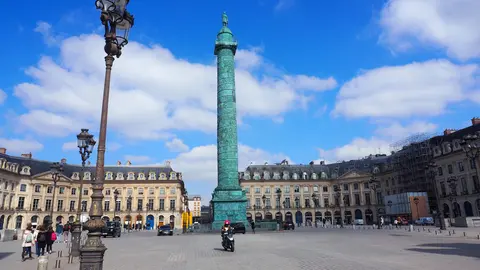 20 March 2021, France, Paris: A general view of the Place Louis-le-Grand square as it appears deserted after the French government introduced partial lockdowns to battle a sharp rise in Covid-19 infections. Photo: Christian Böhmer/dpa