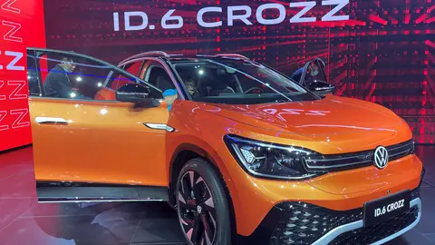 18 April 2021, China, Shanghai: The ID.6 crossover electric urban SUV can be seen ahead of the Shanghai International Auto Show. Photo: Andreas Landwehr/dpa