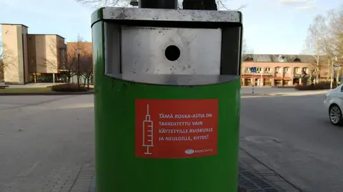 A container to collect used syringes in the city of Kerava, in the Helsinki metropolitan area. Photo: Foreigner.fi.