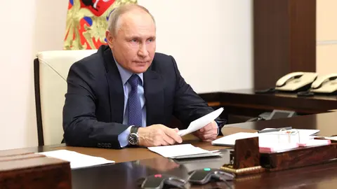 HANDOUT - 20 May 2021, Russia, Moscow: Russian president Vladimir Putin chairs a meeting of the Russian Pobeda (Victory) Organising Committee. Photo: -/Kremlin/dpa - ATTENTION: editorial use only and only if the credit mentioned above is referenced in full