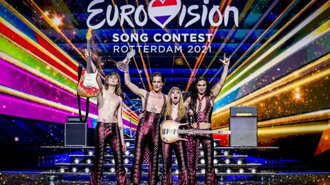 22 May 2021, Netherlands, Rotterdam: Members of the Maneskin band from Italy celebrate on the stage after winning the Eurovision Song Contest 2021 in the Netherlands. Rock band Maneskin won with the song Zitti E Buoni, thanks to a major boost of votes from the public, ending a 31-year drought for Italy. Photo: Sander Koning/ANP/dpa