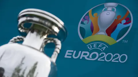 04 June 2021, United Kingdom, London: The Henri Delaunay Cup, which made a special visit to London as part of the UEFA EURO 2020 Trophy Tour. Photo: Kirsty O'connor/PA Wire/dpa