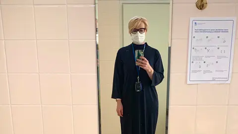 Former head of government communications Päivi Anttikoski taking a selfie.Photo: Twitter/@PaiviAnttikoski.