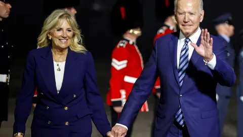 09 June 2021, United Kingdom, Mildenhall: US President Joe Biden and First Lady Jill Biden arrive at Cornwall Airport Newquay, ahead of the G7 summit in Cornwall. Photo: Phil Noble/PA Wire/dpa