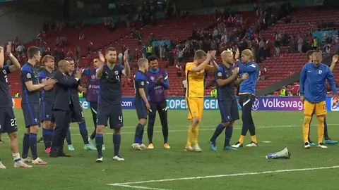 Finnish players celebrating the victory in front of their fans at the end of the match. Image: screenshot from TV.