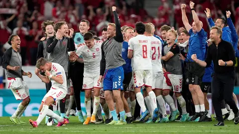 Denmark celebrate victory against Russia in Copenhagen. Photo: Twitter/@EURO2020.