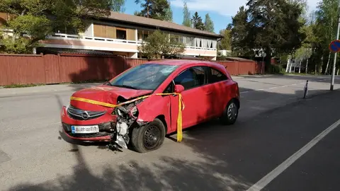 A crashed car in an accident. Photo: Foreigner.fi.