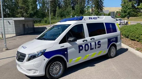 The new fully electric police van, a Mercedes Benz eVito. Photo: Twitter/Mayor of Lahti/@pekkatimonen