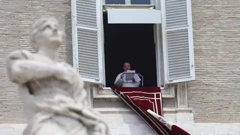 04 July 2021, Vatican, Vatican City: Pope Francis delivers the Angelus prayer from the window overlooking St. Peter's Square at the Vatican. Photo: Evandro Inetti/ZUMA Wire/dpa