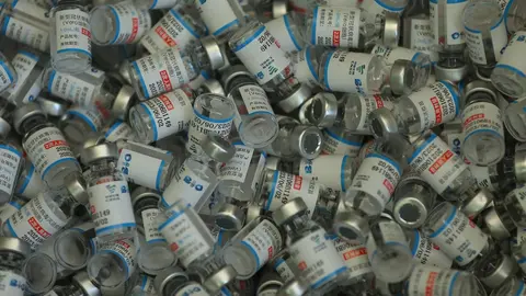 05 July 2021, Sri Lanka, Colombo: Vials of the China's Sinopharm Coronavirus (Covid-19) vaccine are seen on sri Lankan Army Medical Corps vaccine center at a public park in Colombo. Photo: Pradeep Dambarage/ZUMA Wire/dpa