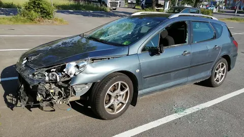 A crashed car in the capital region. Photo: Foreigner.fi.