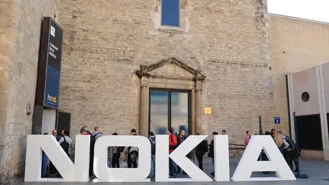 A Nokia logo can be seen at the hosting venue during the Barcelona Mobile World Congress. Photo: Andrej Sokolow/dpa.