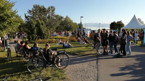 People at the gates of the Järvenpää soi festival, which takes place from 5 to 7 August in Järvenpää, in the Uusimaa region. Photo: Foreigner.fi