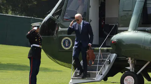 August 10, 2021, WASHINGTON, DC, United States: US President Joe Biden gets off the Marine One helicopter after arriving to White House, in Washington DC. (Credit Image: © Lenin Nolly/SOPA Images via ZUMA Press Wire Photo: Lenin Nolly/SOPA Images via ZUMA Press Wire/dpa