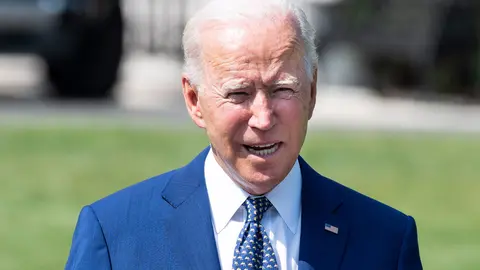 US President Joe Biden delivers remarks on electric vehicles at the South Lawn of the White House where he announced a plan to move away from gasoline-powered cars and trucks to electric vehicles. Photo: Michael Brochstein/ZUMA Press Wire/dpa
