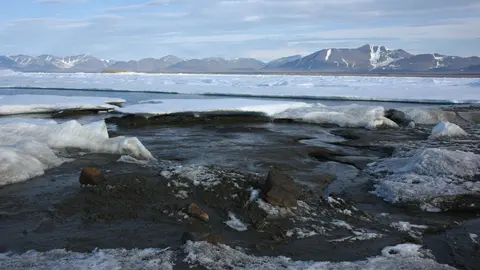 HANDOUT - For a long time, the island of Oodaaq at the northernmost tip of Greenland was considered the closest piece of land to the North Pole. But that may now have to be corrected - at least temporarily: According to researchers at the University of Copenhagen, they have discovered a small island that lies even further north, albeit only about 800 metres. Photo: Morten Rasch/Universität Kopenhagen/dpa - ATTENTION: editorial use only in connection with the latest coverage about (the transmission/the film/the auction/the exhibition/the book) and only if the credit mentioned above is referenced in full