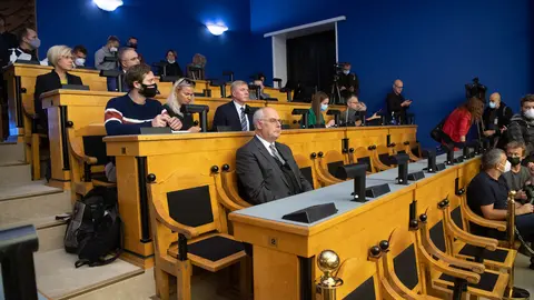 HANDOUT - 30 August 2021, Estonia, Tallinn: Alar Karis, director of the Estonian National Museum, attends a session at the Estonian Parliament to vote on the country's new president. Karis was elected by Estonia's Parliament as the the new president in a vote where he was the only candidate. Photo: Erik Peinar/Estonian Parliament/dpa - ATTENTION: editorial use only and only if the credit mentioned above is referenced in full