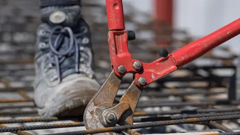 FILED - File picture of a bolt cutter Photo: Boris Roessler/dpa