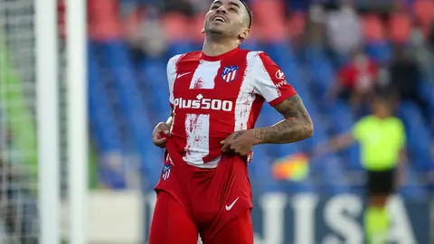 21 September 2021, Spain, Madrid: Atletico Madrid's Angel Correa reacts during the Spanish La Liga soccer match between Getafe CF and Atletico Madrid at Coliseum Alfonso Perez Stadium. Photo: -/Indira/DAX via ZUMA Press Wire/dpa